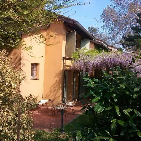 Il Fienile, Casa In Campagna Con Parcheggio Privato E Giardino Privato, A 6 Chilometri Da Centro E 1 Chilometro Da Fiera, Parco Commerciale Meraville E Gran Tour Italia Bolonya