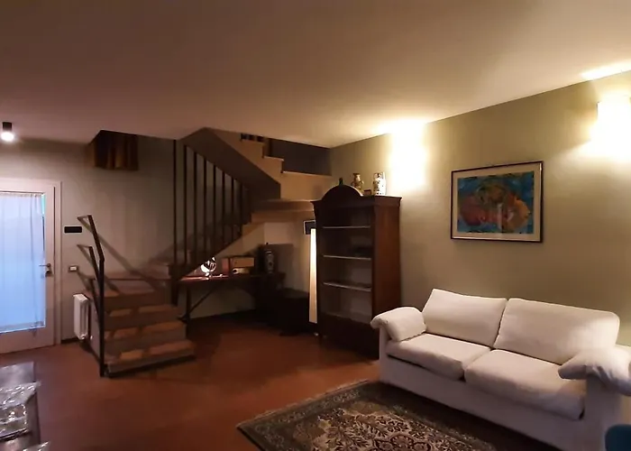 Il Fienile, Casa In Campagna Con Parcheggio Privato E Giardino Privato, A 6 Chilometri Da Centro E 1 Chilometro Da Fiera, Parco Commerciale Meraville E Gran Tour Italia
