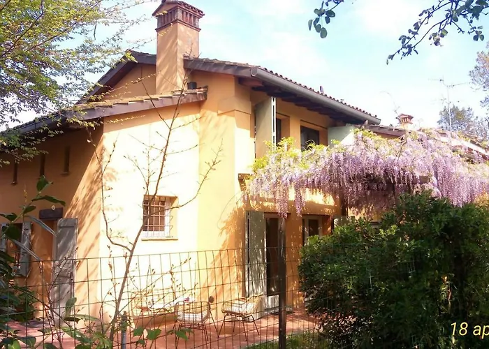 Il Fienile, Casa In Campagna Con Parcheggio Privato E Giardino Privato, A 6 Chilometri Da Centro E 1 Chilometro Da Fiera, Parco Commerciale Meraville E Gran Tour Italia Apartman Bologna